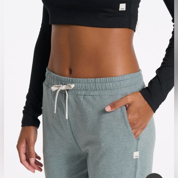 Vuori Performance Jogger Dreamknit Stormy Heather Blue Women’s - Picture 2 of 8